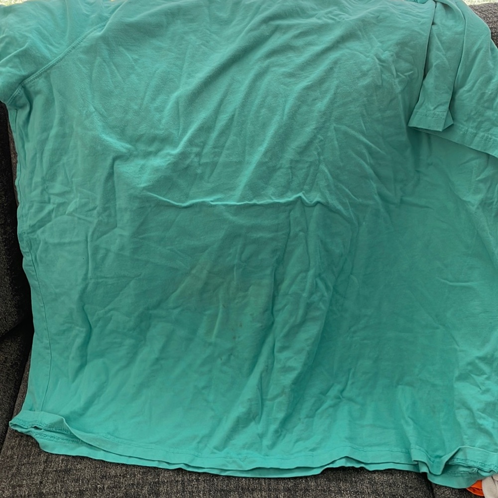 Tee shirt